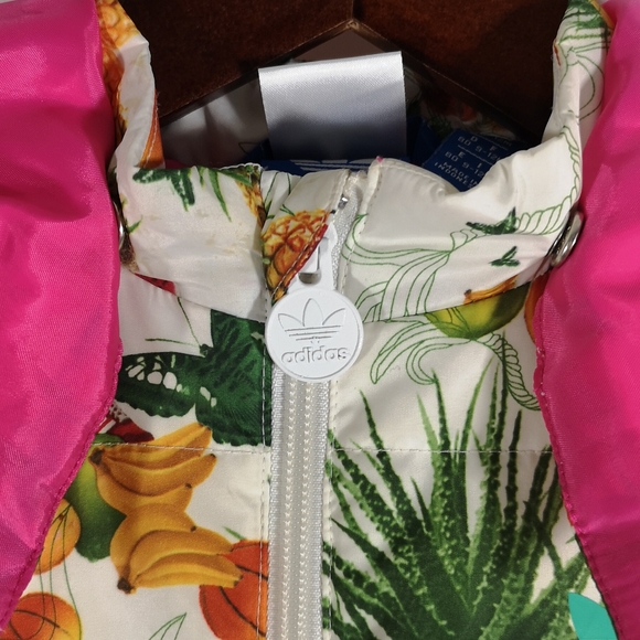 Adidas Girl's Puffer Jacket, 12 Months, Fantastic Bright Pattern, Removable Hood - Picture 6 of 9